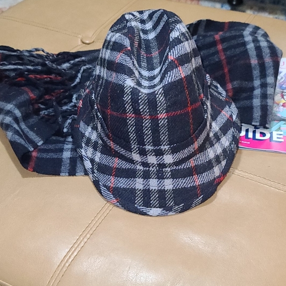Vintage Burberry zhat main image 4